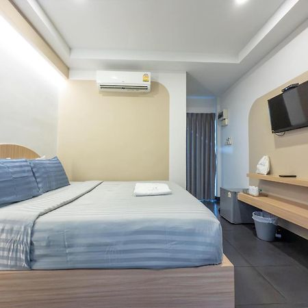 The Seathru Koh Larn Hotel Pattaya Exterior photo