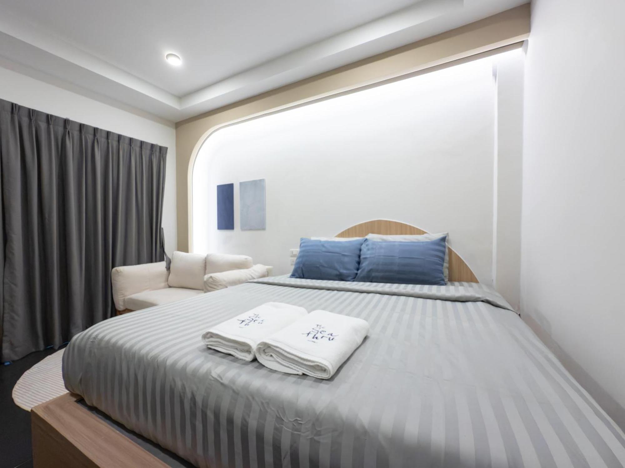 The Seathru Koh Larn Hotel Pattaya Exterior photo